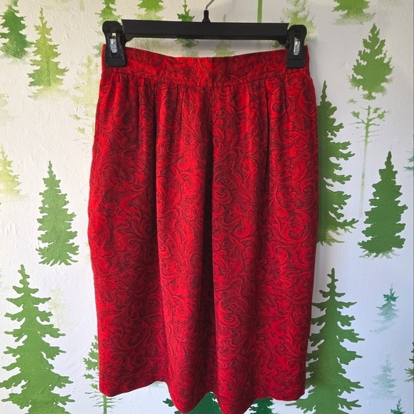 Evan Picone Dresses & Skirts - Elegant Red Vintage Paisley Skirt